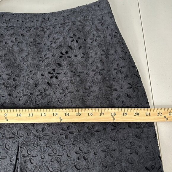 Talbots Skirt Black Eyelet Scalloped Hem Pleated Size 12P Cotton Knee Length - Picture 7 of 8
